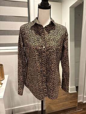 J.Crew 100% Cotton Leopard Print Button Down Shirt Size Medium Like New
